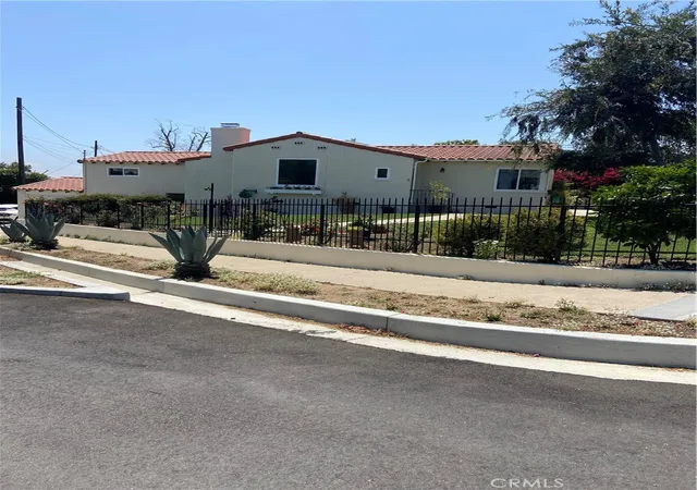 Photo 1 of Sale Pending at 566 N Mill St, Santa Paula, CA 93060 | MLS# SR26096869 | Listing updated on 2026-06-01