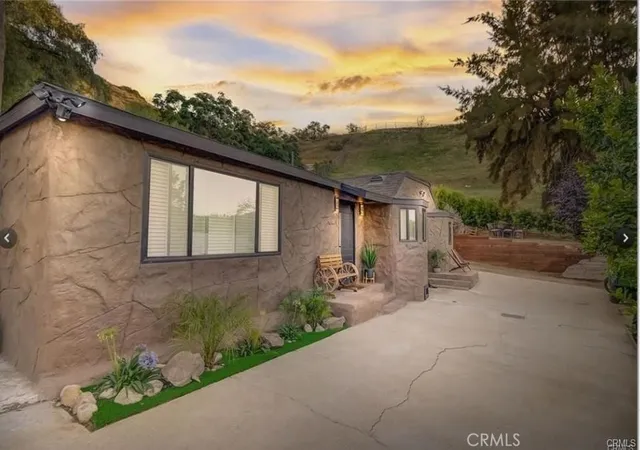 Homes for sale in Shadow Hills, CA | 9578 Sunland, Shadow Hills, CA 91040 | MLS# SR26097227