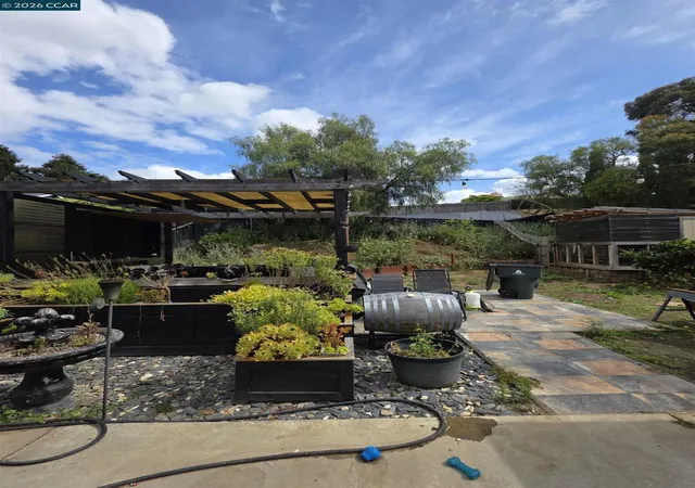 5th image of 1020 Pueblo Ct, Vallejo, CA 94591 | MLS# 41133543