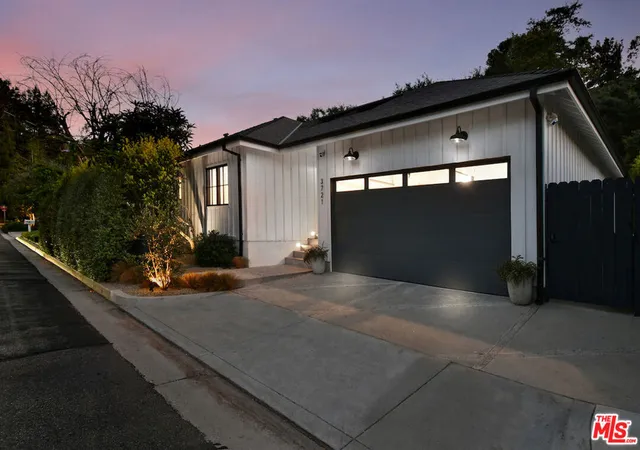 Homes for sale in Sherman Oaks, CA | 3721 Woodcliff Rd, Sherman Oaks, CA 91403 | MLS# 26828667