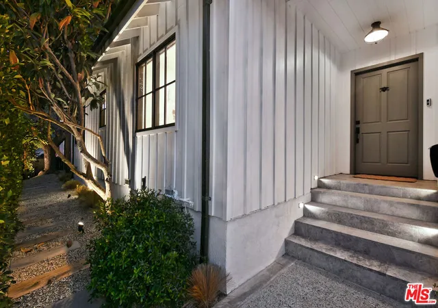 Homes for sale in Sherman Oaks, CA | 3721 Woodcliff Rd, Sherman Oaks, CA 91403 | MLS# 26828667
