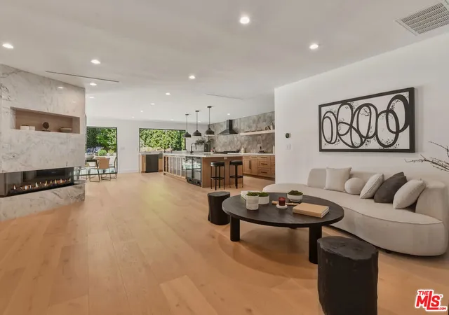 Homes for sale in Sherman Oaks, CA | 3721 Woodcliff Rd, Sherman Oaks, CA 91403 | MLS# 26828667