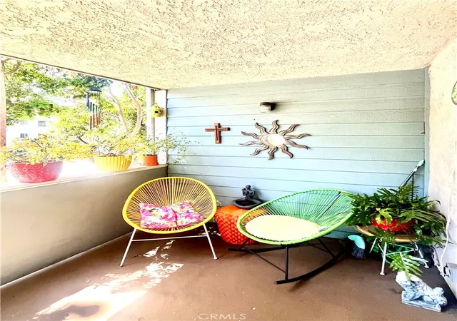 Homes for sale in Long Beach, CA | 628 Daisy Avenue, Long Beach, CA 90802 | Houzeo