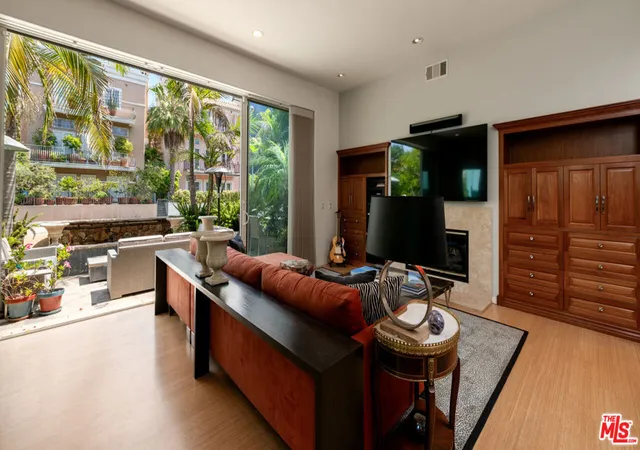 Photo 4 of Single family home for sale at 3705 Esplanade, Marina Del Rey, CA 90292 | MLS# 26829661 | Listing updated on 2026-10-03