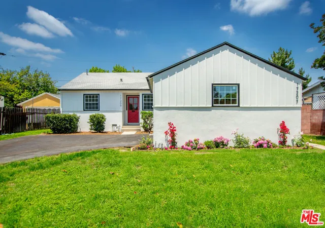 4th image of 17209 Stagg St, Van Nuys, CA 91406 | MLS# 26829855