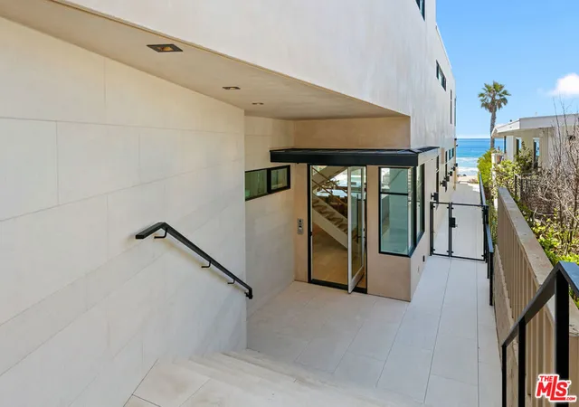 Homes for sale in Malibu, CA | 31224 Broad Beach Rd, Malibu, CA 90265 | MLS# 26797387