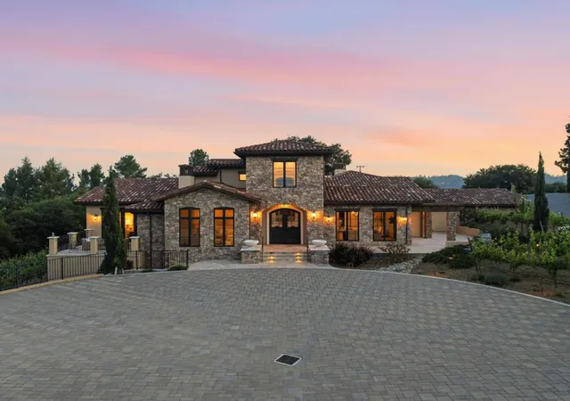 Photo 1 of Single family home for sale at 19534 Montevina Rd, Los Gatos, CA 95033 | MLS# ML82041336 | Listing updated on 2026-10-01