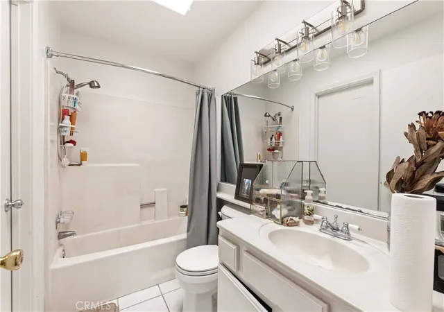 Homes for sale in Long Beach, CA | 1758 E 2nd Street, Long Beach, CA 90802 | Houzeo