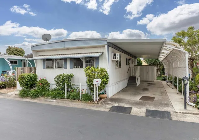 Homes for sale in Vista, CA | 1010 E Bobier Dr #151, Vista, CA 92084 | MLS# NDP2604334