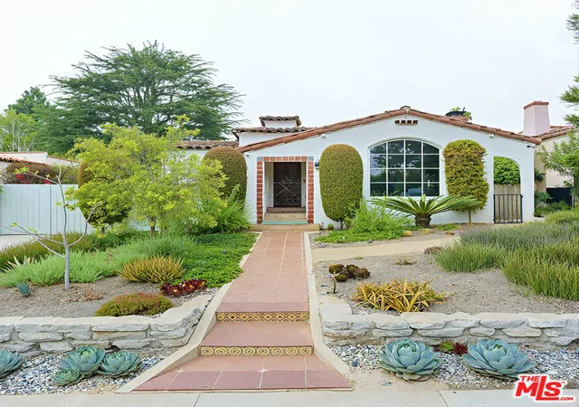 Photo 2 of Single family home for sale at 2317 Pearl St, Santa Monica, CA 90405 | MLS# 26814095 | Listing updated on 2026-10-01