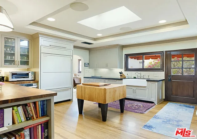 Photo 3 of Single family home for sale at 2317 Pearl St, Santa Monica, CA 90405 | MLS# 26814095 | Listing updated on 2026-10-01