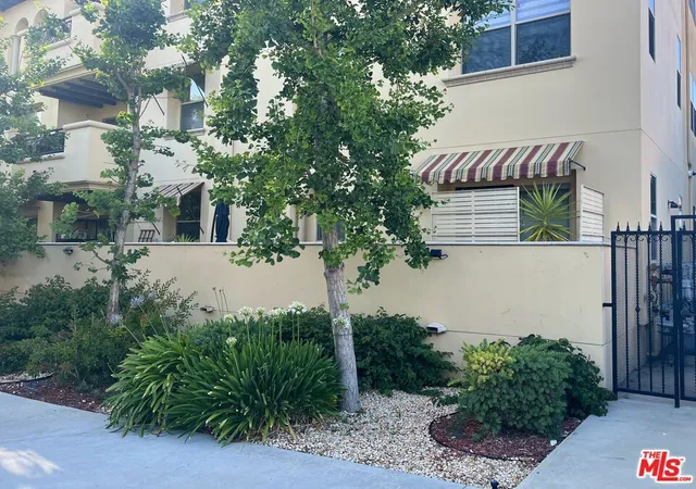 2nd image of 5037 Rosewood Ave, Los Angeles, CA 90004