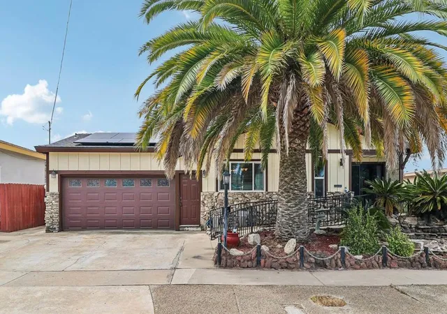 Homes for sale in La Mesa, CA | 9535 Lakeview Dr, La Mesa, CA 91942 | MLS# PTP2603420