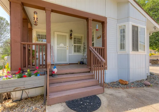 3rd image of 395 Stoneridge Pkwy, Oroville, CA 95966 | MLS# OR26097351