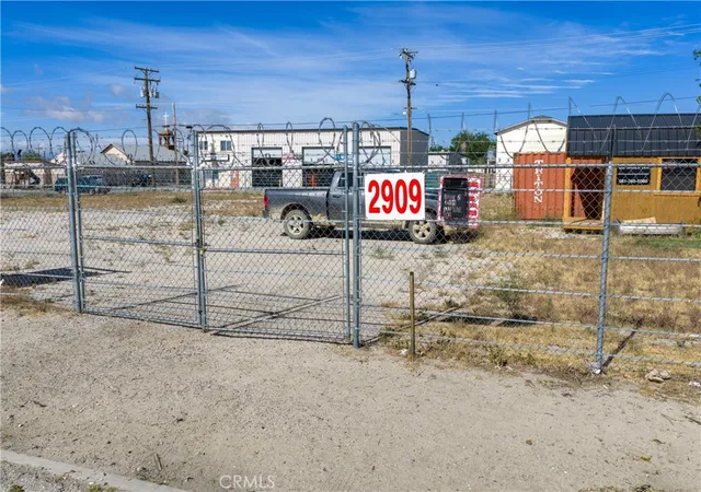 10th image of 2909 Sierra Hwy, Rosamond, CA 93560 | MLS# JT26098087