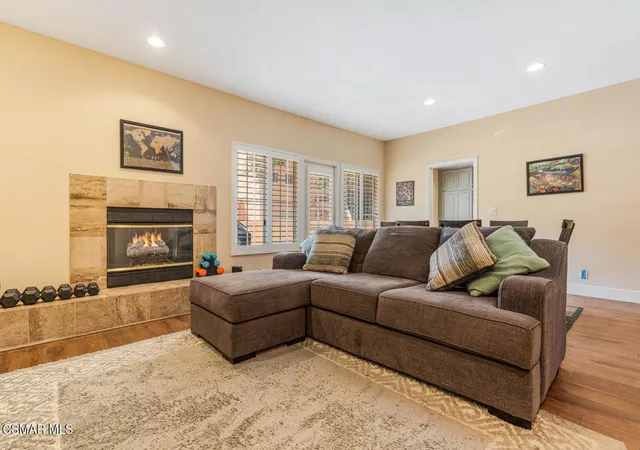 2nd image of 5200 White Oak Ave #30, Encino, CA 91316 | MLS# 226002077