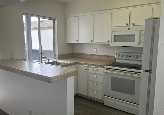 4th image of 1361 Caminito Gabaldon #D, San Diego, CA 92108 | MLS# 260010838SD