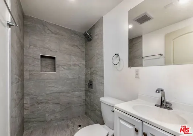 3rd image of 10500 S Vermont Ave, Los Angeles, CA 90044 | MLS# 26830237