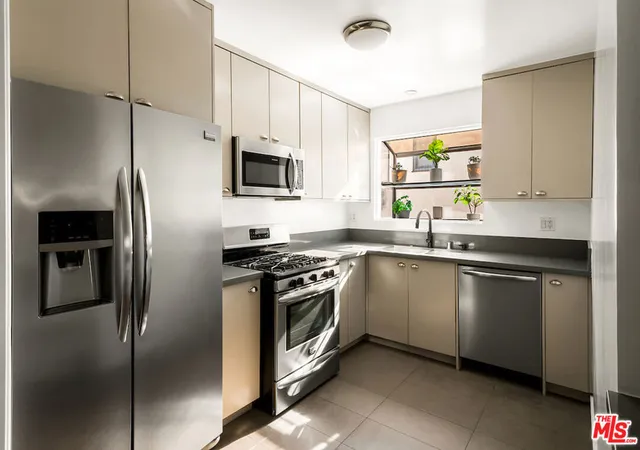 Homes for sale in West Hollywood, CA | 1330 N Crescent Hts Blvd, West Hollywood, CA 90046