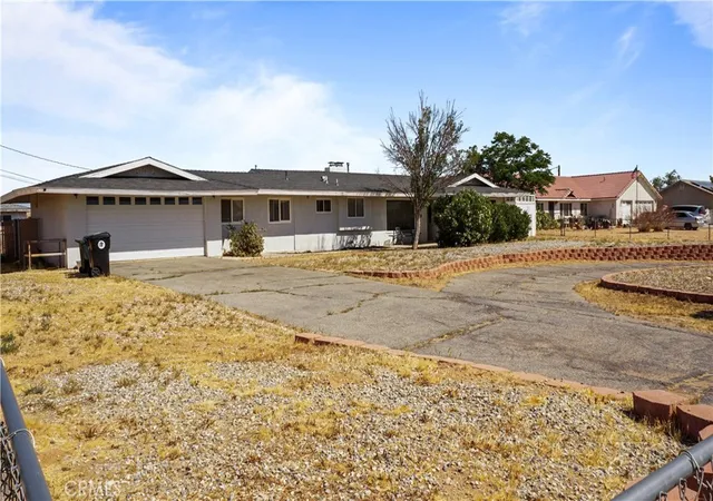 2nd image of 13814 Kiowa, Apple Valley, CA 92307 | MLS# CV26098236
