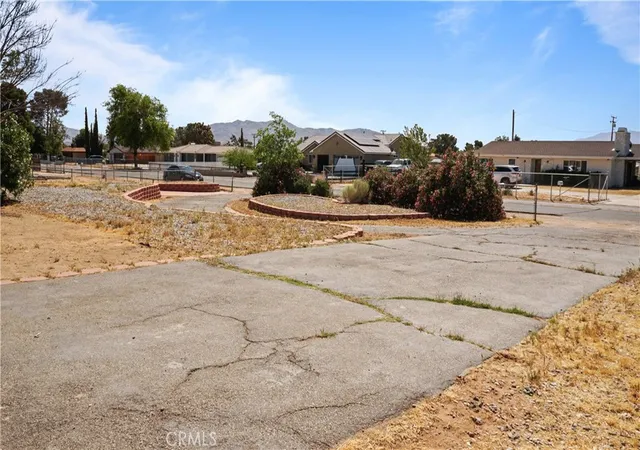 4th image of 13814 Kiowa, Apple Valley, CA 92307 | MLS# CV26098236