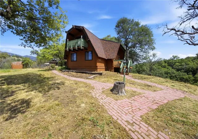 2nd image of 24300 Woodbine Ct, Tehachapi, CA 93561 | MLS# NS26098266
