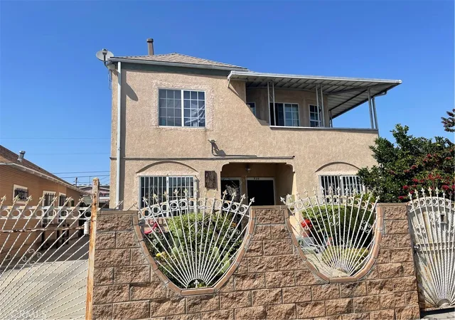 1st image of 705 W 41st Dr, Los Angeles, CA 90037 | MLS# CV26097651