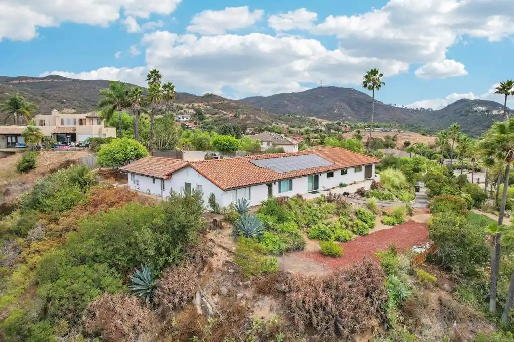 Single family home for sale at 2068 Camino Culebra, Vista, CA 92084 | MLS# NDP2604355