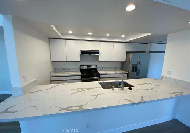 Photo 4 of House for sale at 406 Clubhouse, Newport Beach, CA 92663 | MLS# NP26098507 | Listing updated on 2026-09-28
