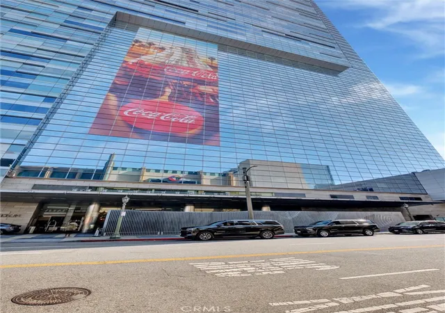 2nd image of 900 W Olympic Blvd, Los Angeles, CA 90015