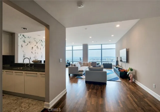 4th image of 900 W Olympic Blvd #45F, Los Angeles, CA 90015 | MLS# AR26096541