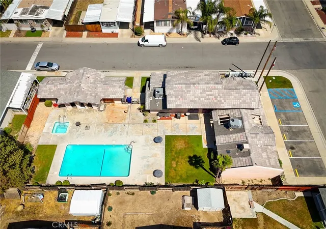 Photo 3 of Manufactured home for sale at 1301 Taft Hwy, Bakersfield, CA 93307 | MLS# SC26098572 | Listing updated on 2026-05-06