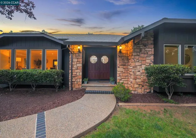 3rd image of 1016 Pine Hollow Ct, Clayton, CA 94517 | MLS# 41133658
