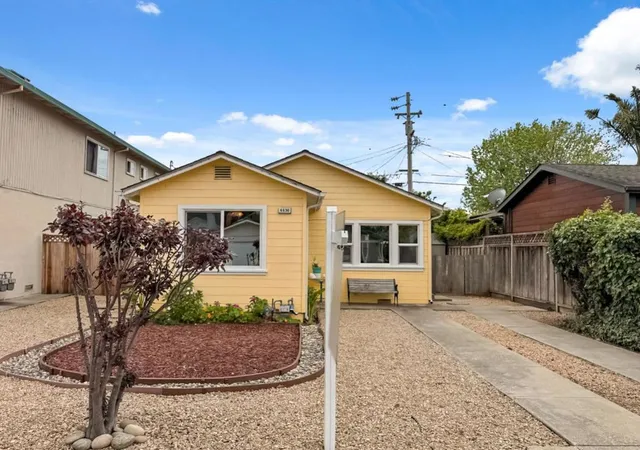 Photo 2 of Sale Pending at 4630 Jewel St, Capitola, CA 95010 | MLS# ML82044750 | Listing updated on 2026-10-09