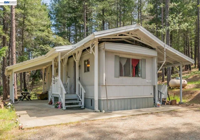 Photo 1 of Manufactured home for sale at 710 Dutch Crk Rd, Junction City, CA 96048 | MLS# 41133665 | Listing updated on 2026-05-13