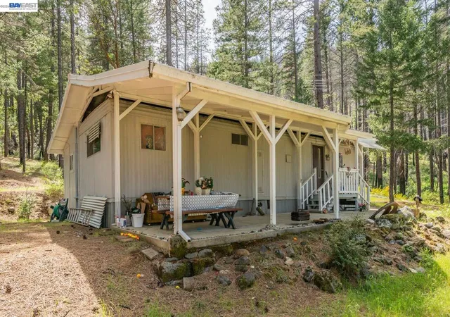 Photo 3 of Manufactured home for sale at 710 Dutch Crk Rd, Junction City, CA 96048 | MLS# 41133665 | Listing updated on 2026-05-13