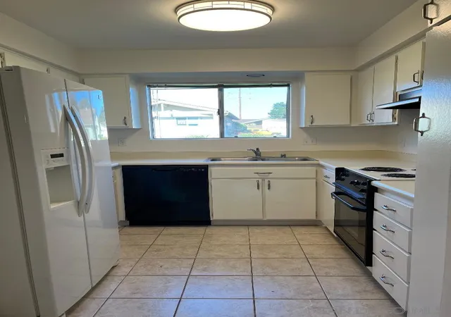 4th image of 1030 Plover, Oceanside, CA 92057 | MLS# 260010902SD