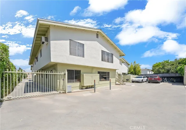 12th image of 13520 Victory, Van Nuys, CA 91401 | MLS# SR26097175