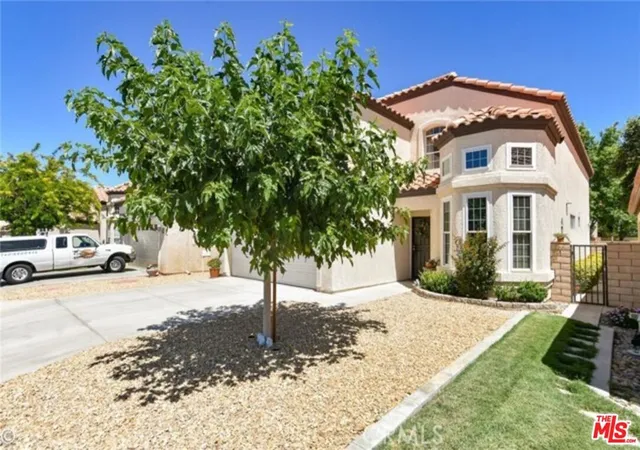 4th image of 19196 Pine Wy, Apple Valley, CA 92308 | MLS# 26830463