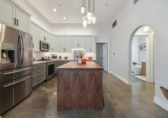 Photo 4 of Condo for sale at 1400 Broadway #1102, San Diego, CA 92101 | MLS# 260010913SD | Listing updated on 2026-09-08