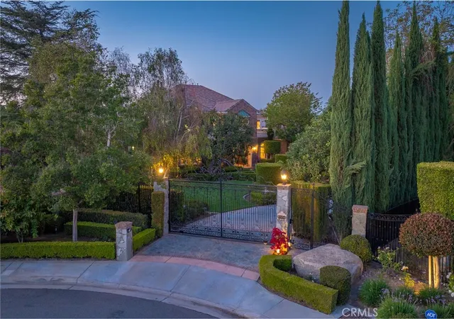 Homes for sale in Riverside, CA | 6952 Royal Hunt Ridge, Riverside, CA 92506 | MLS# IV26096976
