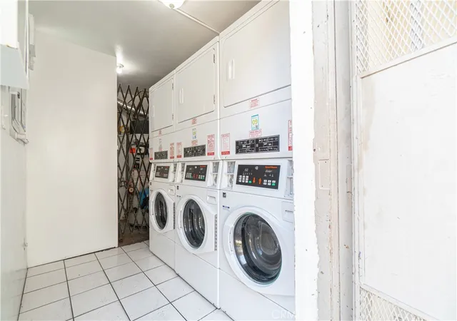 2nd image of 3325 Santa Fe Ave, Long Beach, CA 90810