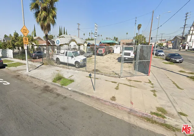 Land for sale at 5965 S Figueroa St, Los Angeles, CA 90003 | MLS# 26830509