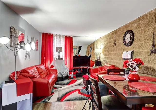 Photo 1 of Sale Pending at 240 W Queen St #9, Inglewood, CA 90301 | MLS# SB26099002 | Listing updated on 2026-09-18