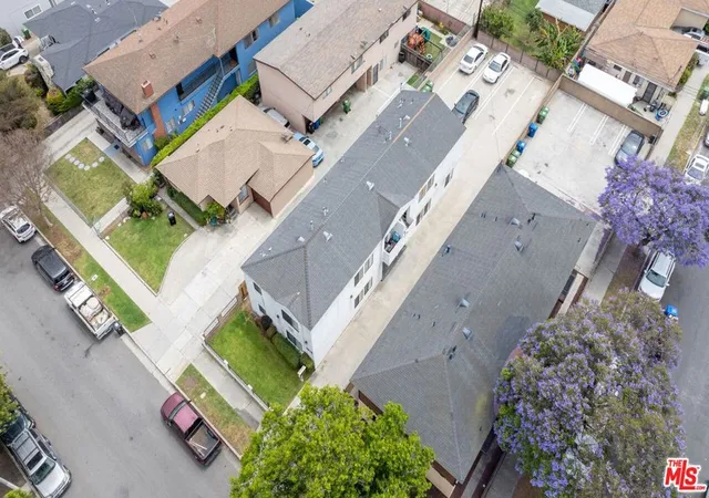Listing Photo 4 - Condo for sale in building located at 1570 W 207Th St, Torrance, CA 90501