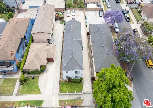 Listing Photo 5 - Condo for sale in building located at 1570 W 207Th St, Torrance, CA 90501