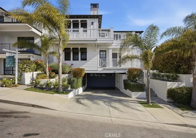 Photo 2 of Sale Pending at 826 18th Street, Hermosa Beach, CA 90254 | MLS# SB26099117 | Listing updated on 2026-10-01