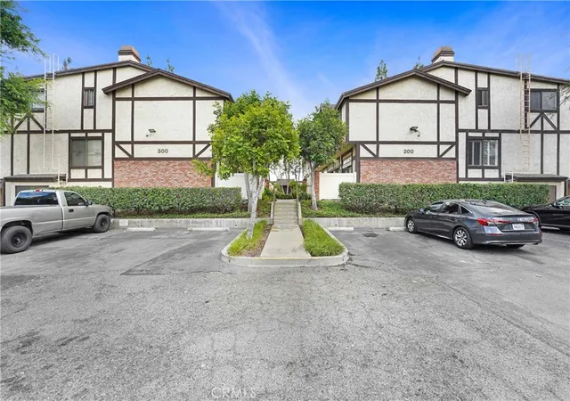 Photo 3 of Townhouse for sale at 20737 Roscoe Blvd #203, Winnetka, CA 91306 | MLS# SR26098808 | Listing updated on 2026-09-24