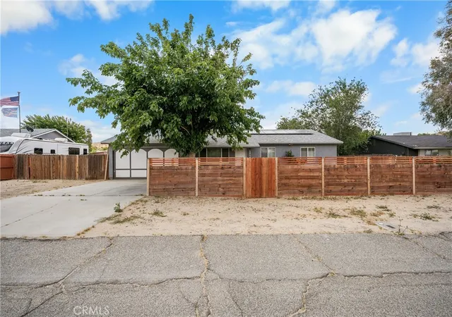 Photo 1 of Single family home for sale at 17152 Schollview Ave, Palmdale, CA 93591 | MLS# IG26093214 | Listing updated on 2026-10-30