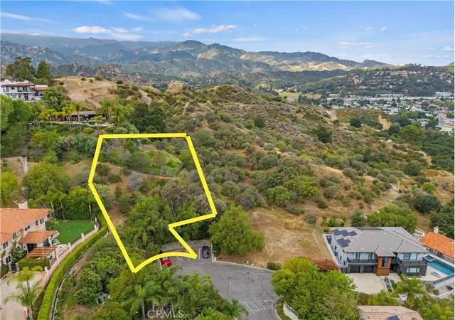 2nd image of 24879 Bella Vista Dr, Newhall, CA 91321 | MLS# SR26099091